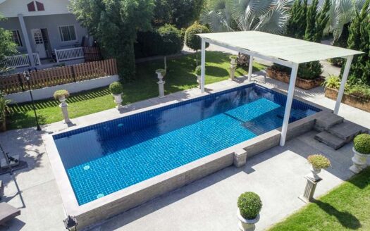 Casa Moderna com Jardim